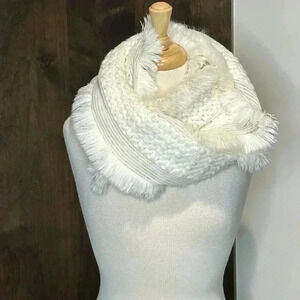 NWOT Cejon infinity scarf white scarf knit with fringe